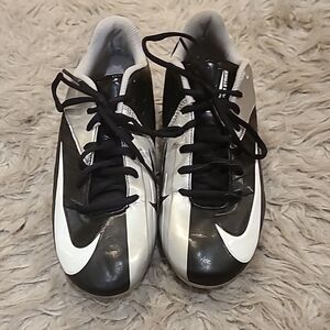 Nike vapor‎ strike mens black, silver and white football cleats size 8